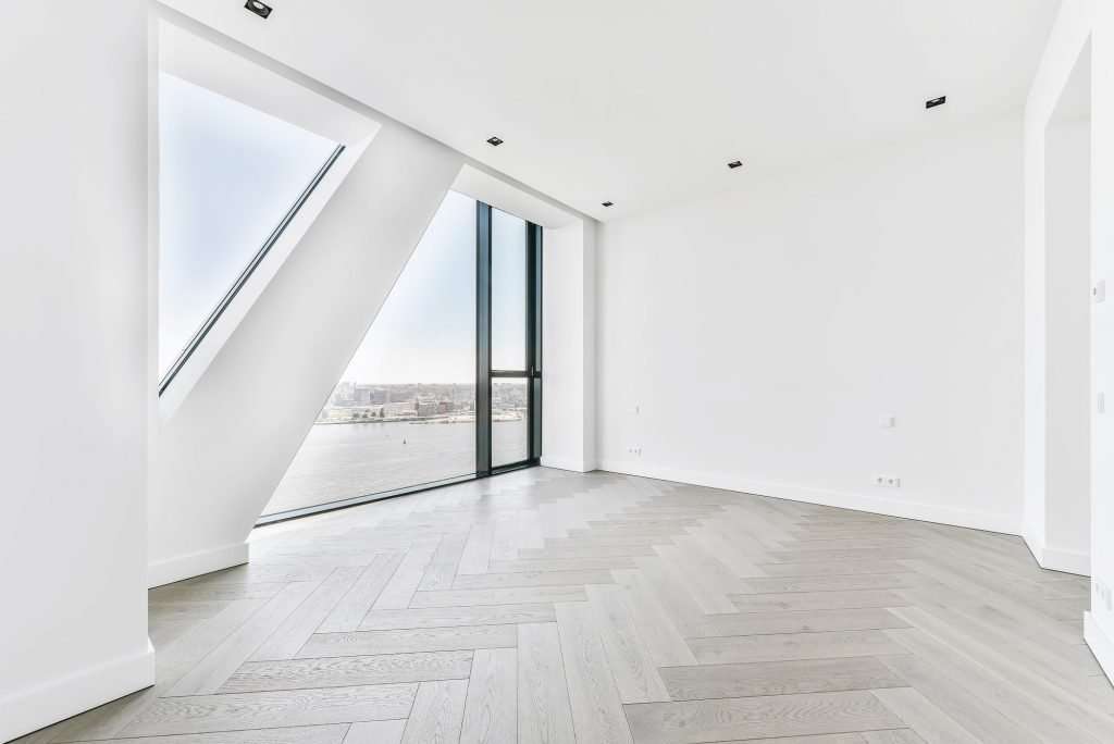 unfurnished room